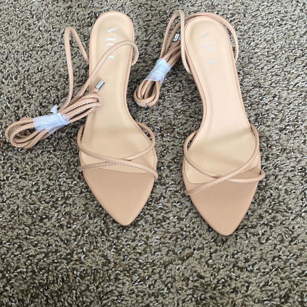 Kitten heels